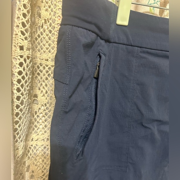 Athleta Trekkie Outdoor Utility Hiking Biking Workout Shorts Navy Size 16 - Picture 4 of 5